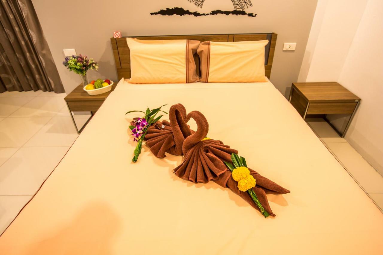 Oscar Boutique Hotel Patong Exterior foto